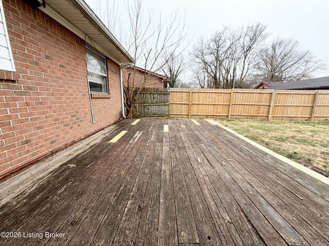 313 Hawthorne Dr, Jeffersonville, IN 47130