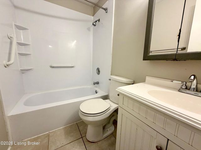 313 Hawthorne Dr, Jeffersonville, IN 47130