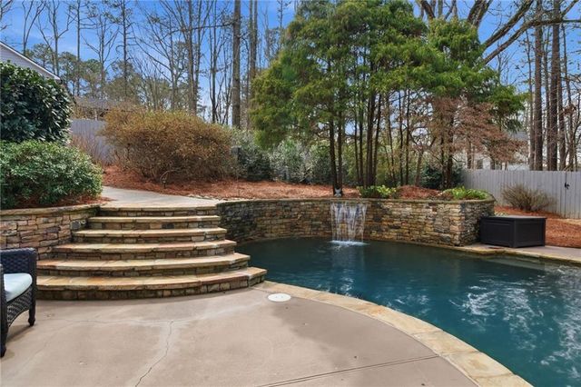 6120 Woodlake Drive, Buford, GA 30518