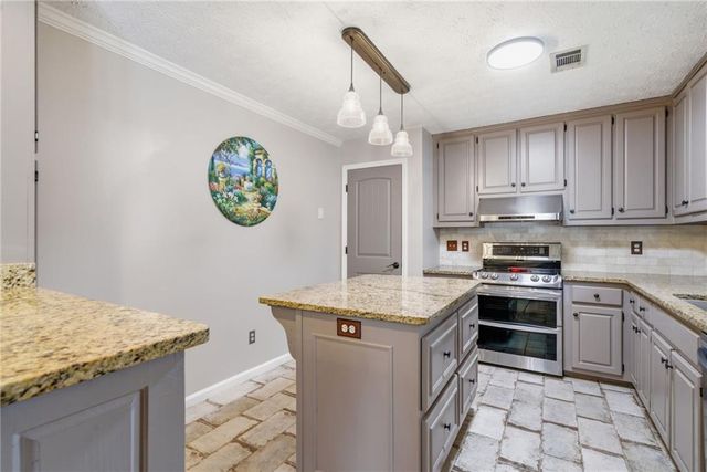 6120 Woodlake Drive, Buford, GA 30518