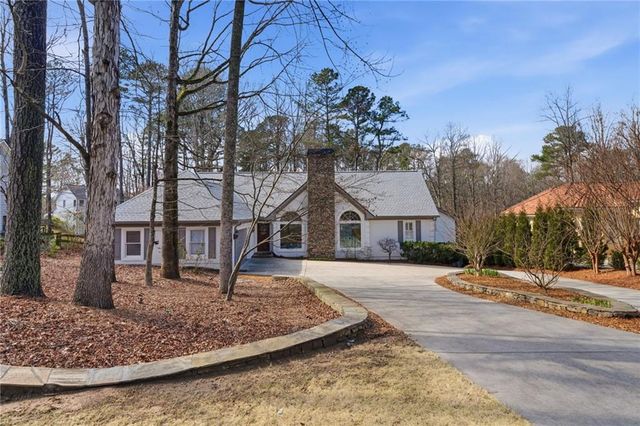 6120 Woodlake Drive, Buford, GA 30518