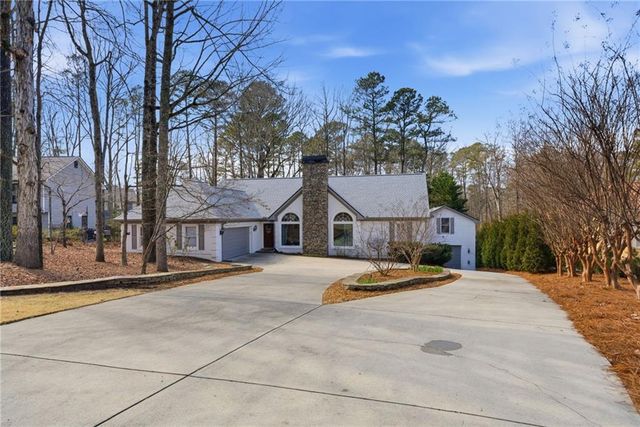 6120 Woodlake Drive, Buford, GA 30518