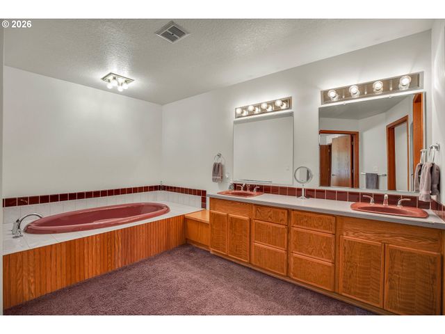 11401 Sw 107TH Pl, Portland, OR 97223
