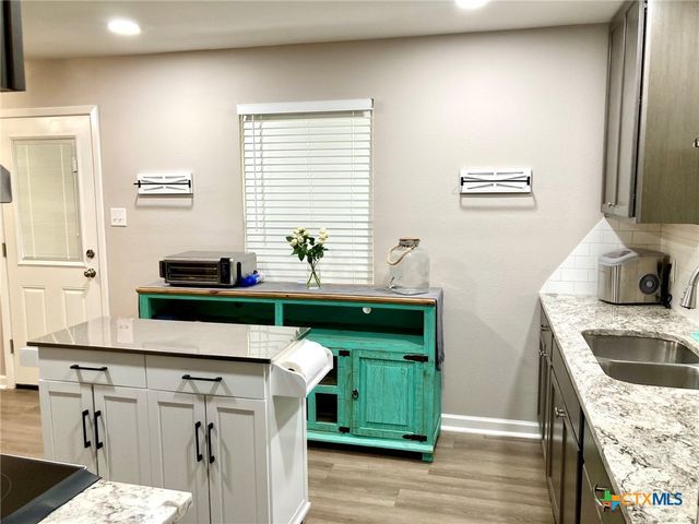 1604 Crockett Avenue, Victoria, TX 77901