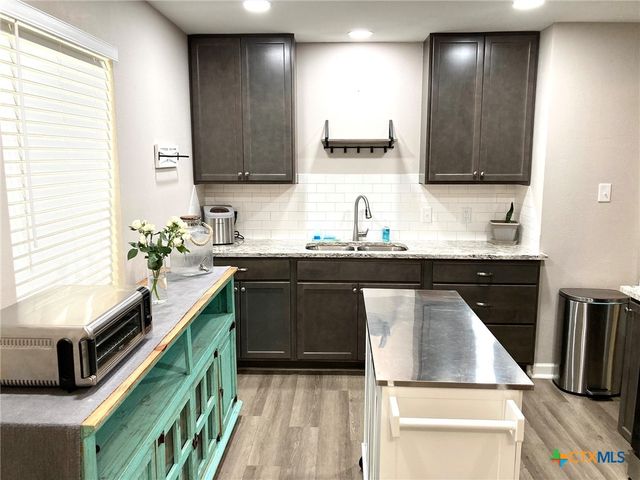 1604 Crockett Avenue, Victoria, TX 77901