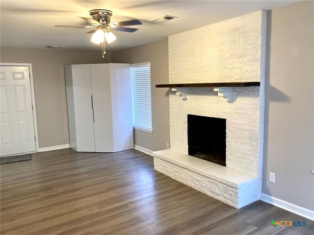 1604 Crockett Avenue, Victoria, TX 77901