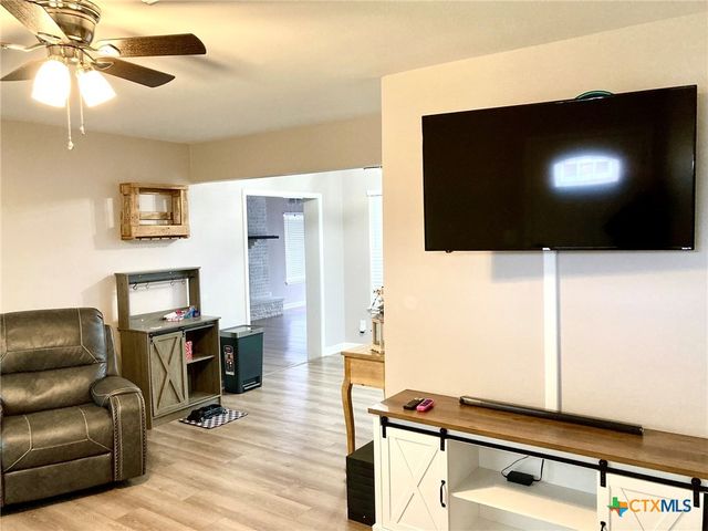 1604 Crockett Avenue, Victoria, TX 77901