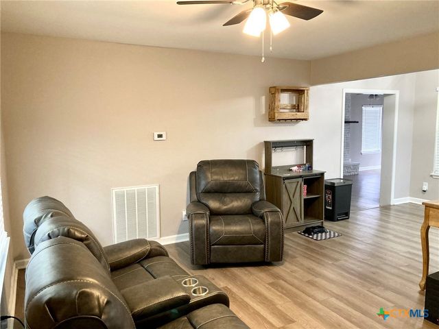 1604 Crockett Avenue, Victoria, TX 77901