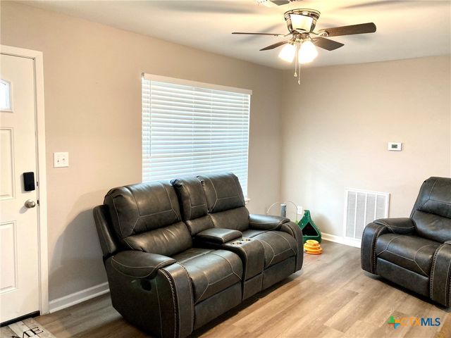 1604 Crockett Avenue, Victoria, TX 77901