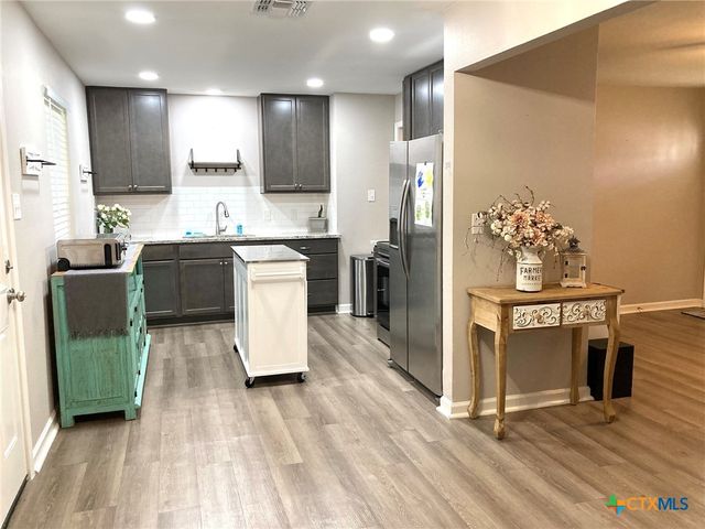 1604 Crockett Avenue, Victoria, TX 77901