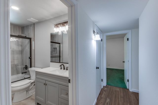 4723 N Angus Street, Fresno, CA 93726