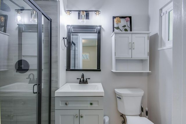 4723 N Angus Street, Fresno, CA 93726