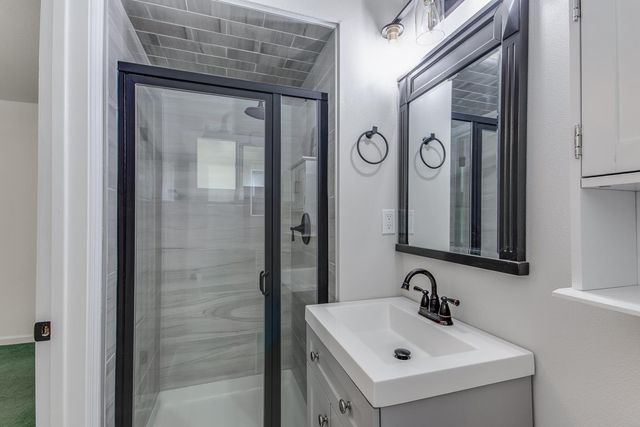 4723 N Angus Street, Fresno, CA 93726