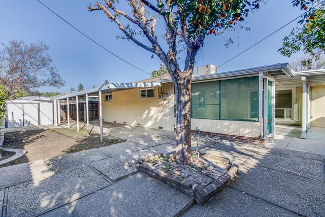 4723 N Angus Street, Fresno, CA 93726