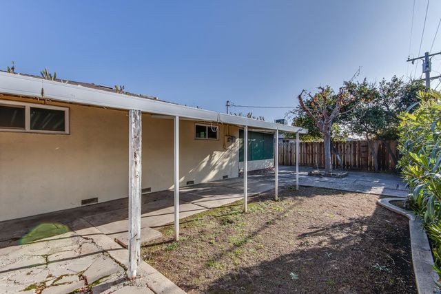 4723 N Angus Street, Fresno, CA 93726