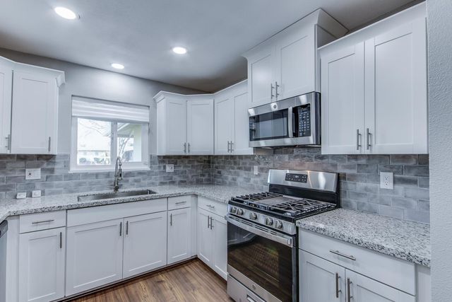 4723 N Angus Street, Fresno, CA 93726