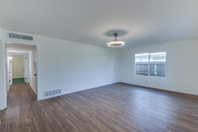 4723 N Angus Street, Fresno, CA 93726