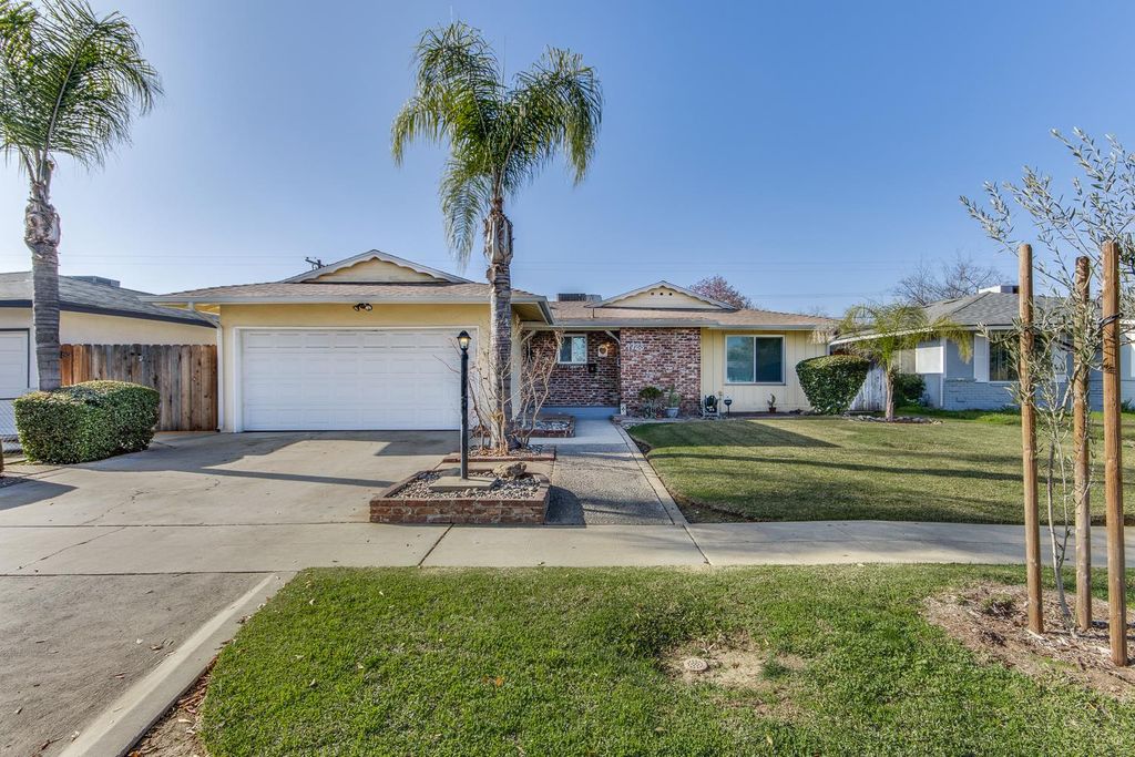 4723 N Angus Street, Fresno, CA 93726