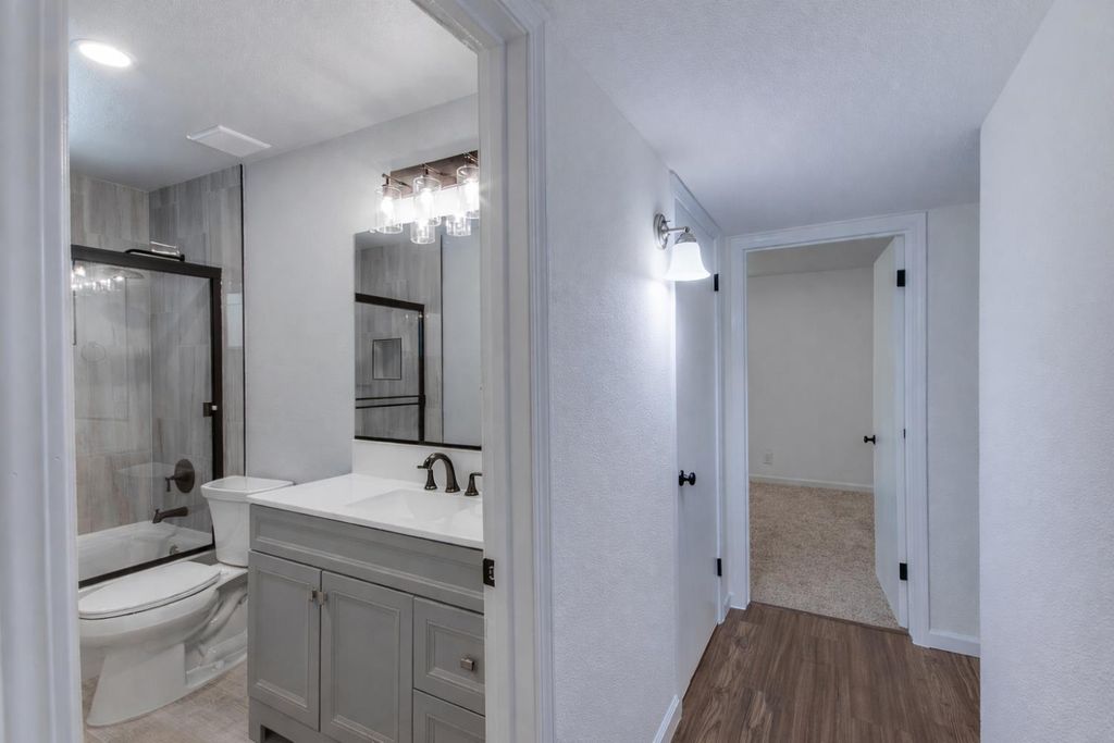 Image 13 of property listing at 4723 N Angus Street, Fresno, CA 93726