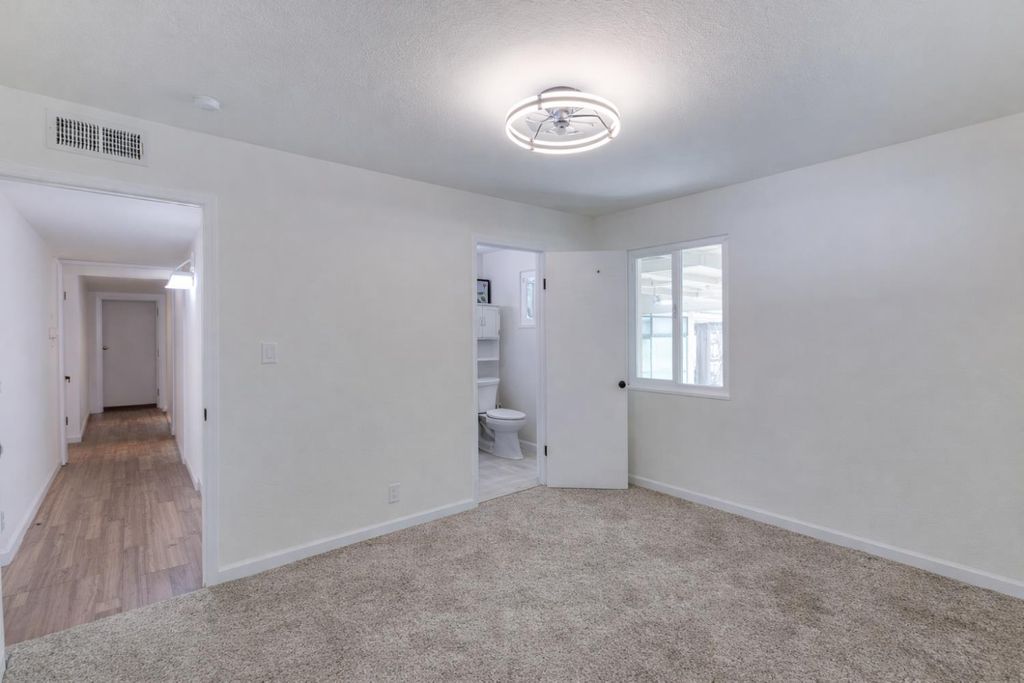 Image 15 of property listing at 4723 N Angus Street, Fresno, CA 93726