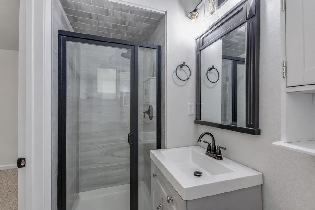 Image 18 of property listing at 4723 N Angus Street, Fresno, CA 93726