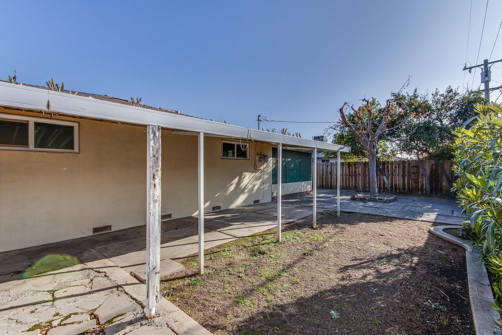 Image 27 of property listing at 4723 N Angus Street, Fresno, CA 93726
