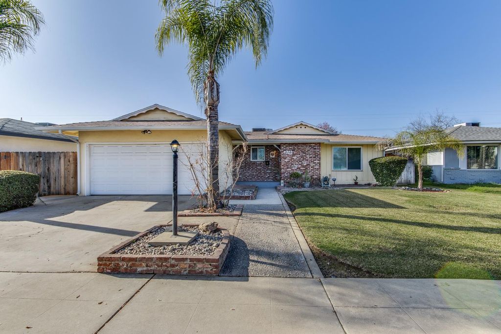 Image 29 of property listing at 4723 N Angus Street, Fresno, CA 93726