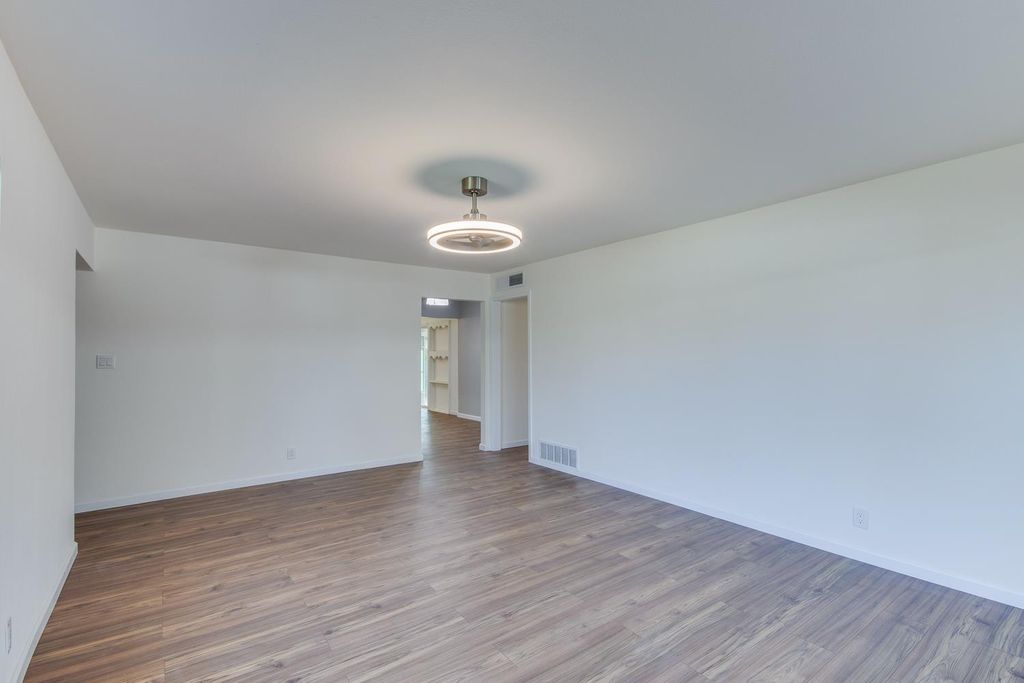 Image 8 of property listing at 4723 N Angus Street, Fresno, CA 93726