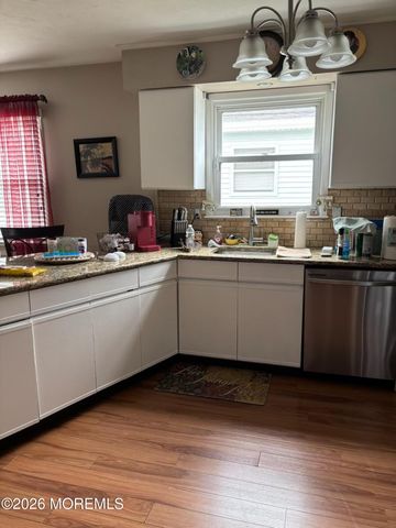 130 Courtshire Drive, Brick, NJ 08723