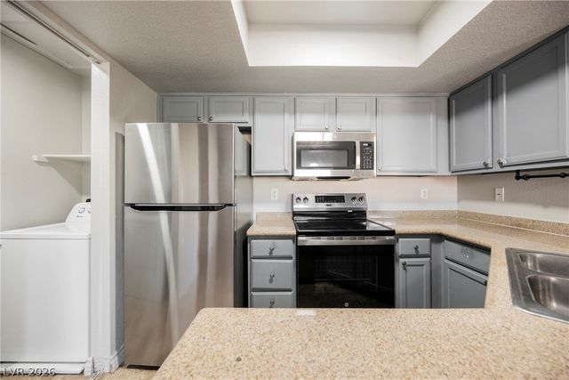 8600 West Charleston Boulevard 2037, Las Vegas, NV 89117