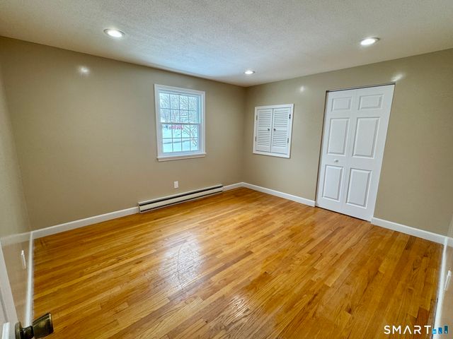 10 Longview Lane, Wallingford, CT 06492