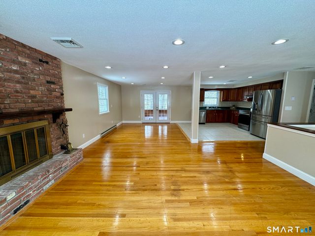 10 Longview Lane, Wallingford, CT 06492