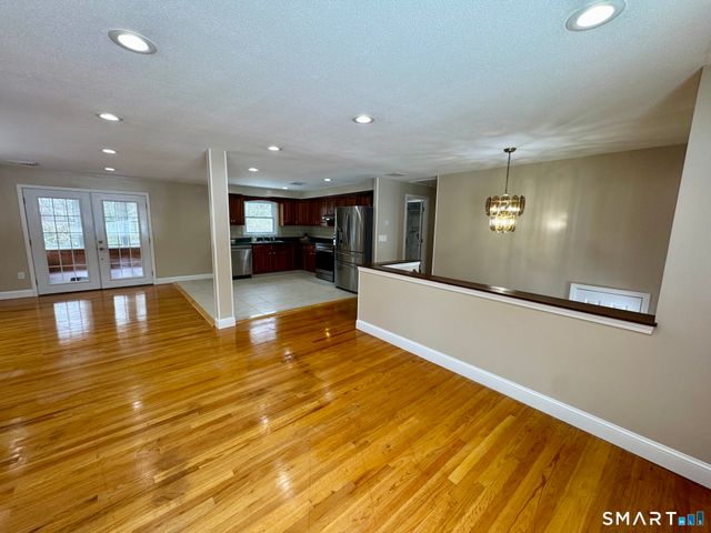 10 Longview Lane, Wallingford, CT 06492