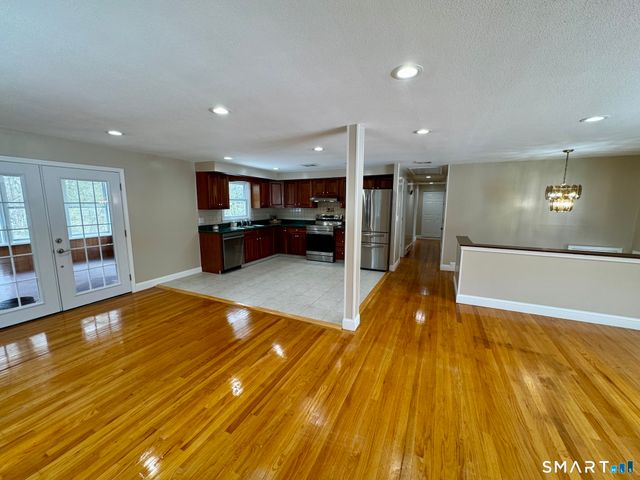 10 Longview Lane, Wallingford, CT 06492