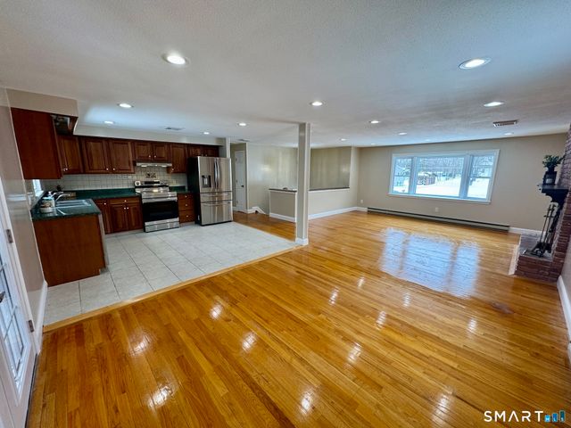 10 Longview Lane, Wallingford, CT 06492