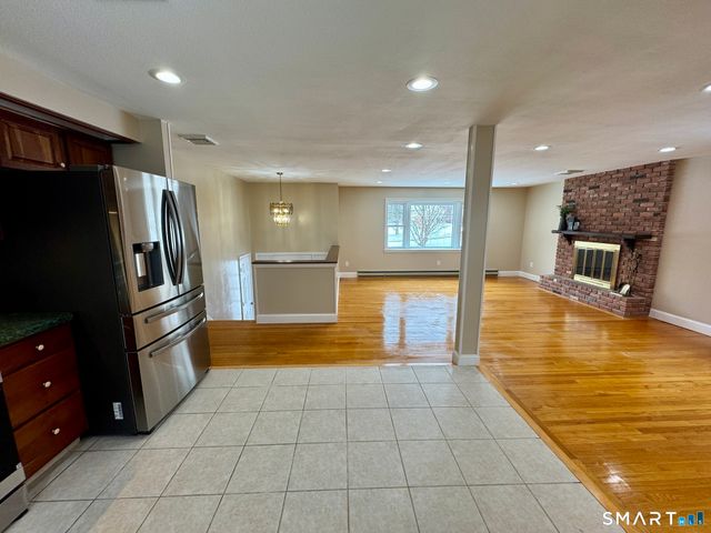 10 Longview Lane, Wallingford, CT 06492