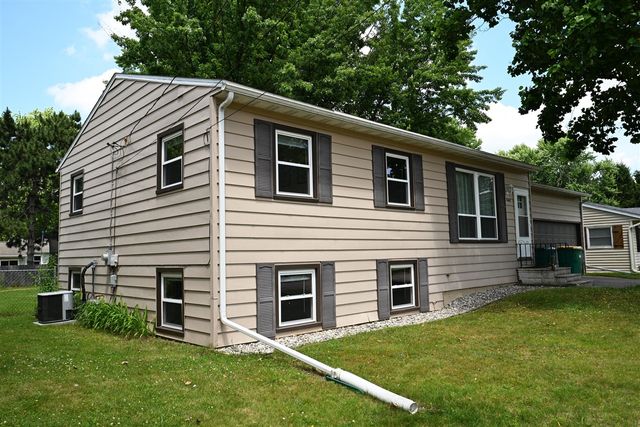 4402 Beechmount Avenue, Portage, MI 49024