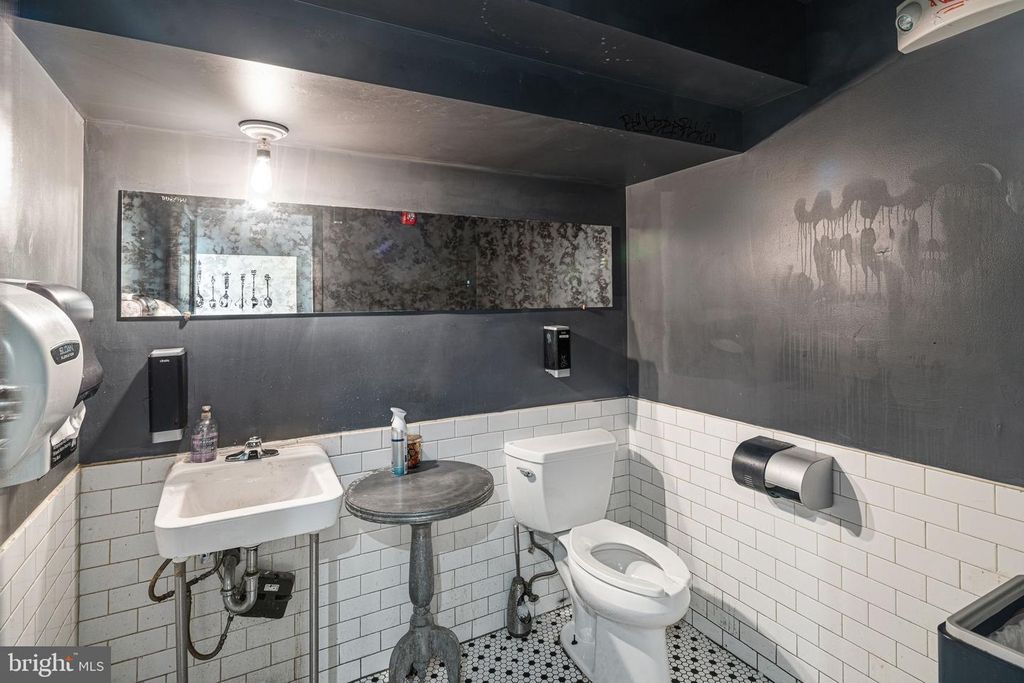 132 CHESTNUT ST, PHILADELPHIA, PA 19106 — photo 5