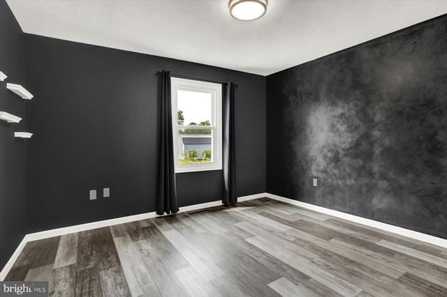 6255 WARREN AVE, Harrisburg, PA 17112