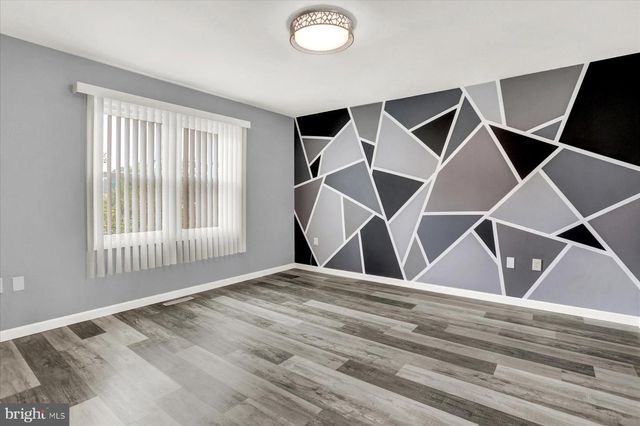 6255 WARREN AVE, Harrisburg, PA 17112