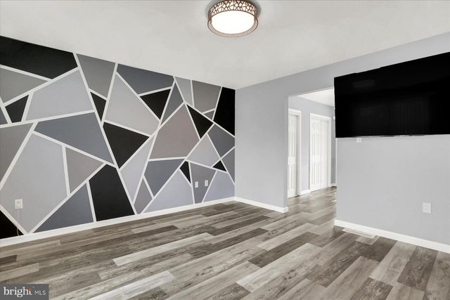 6255 WARREN AVE, Harrisburg, PA 17112