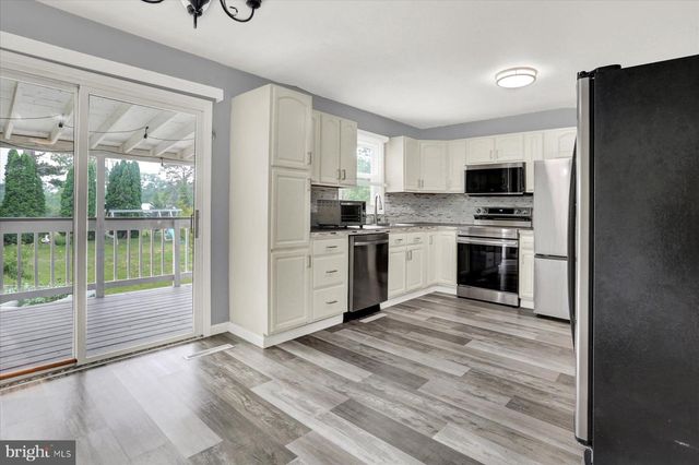 6255 WARREN AVE, Harrisburg, PA 17112