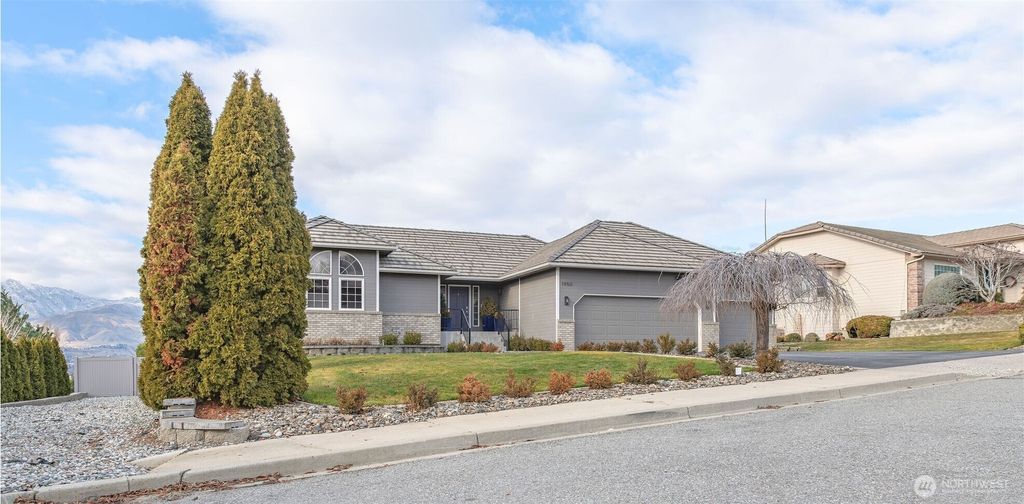 1950 Diamond Court, East Wenatchee, WA 98802