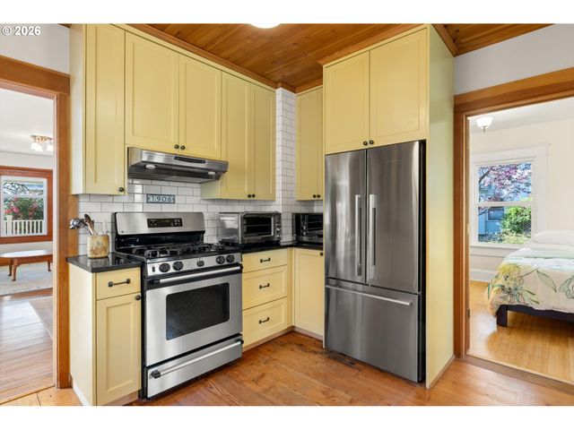 2136 Se 38TH Ave, Portland, OR 97214