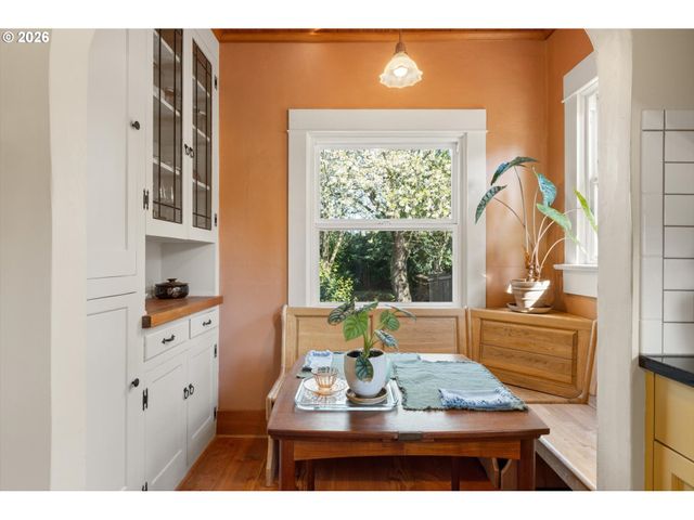 2136 Se 38TH Ave, Portland, OR 97214