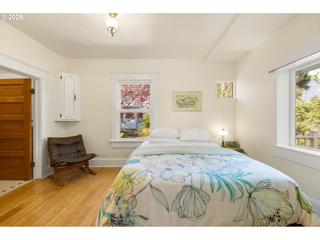 2136 Se 38TH Ave, Portland, OR 97214