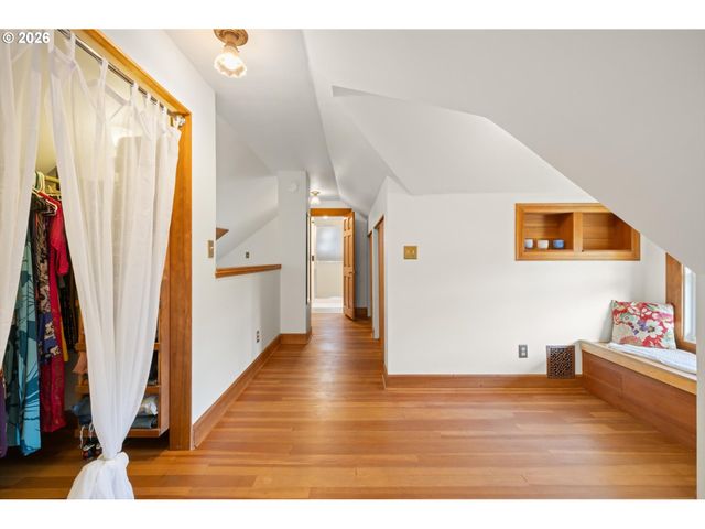 2136 Se 38TH Ave, Portland, OR 97214