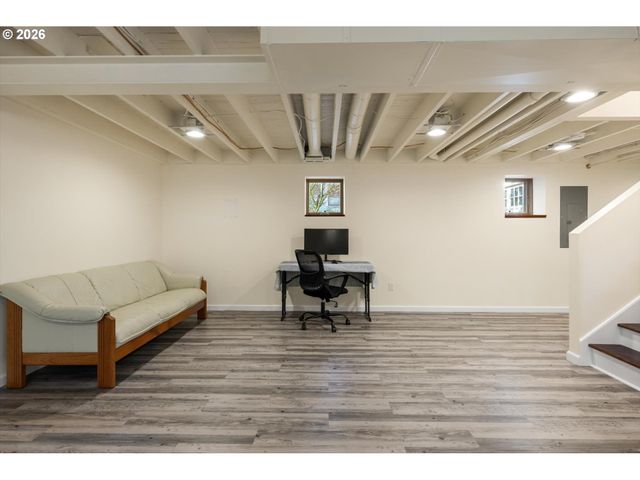 2136 Se 38TH Ave, Portland, OR 97214