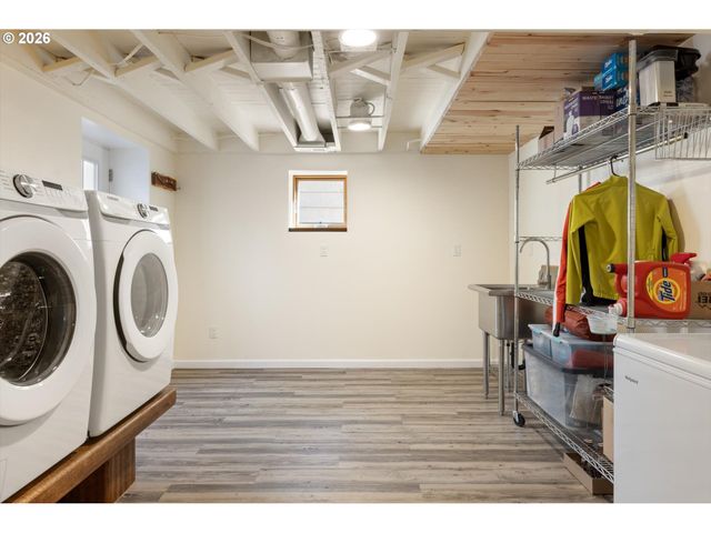 2136 Se 38TH Ave, Portland, OR 97214