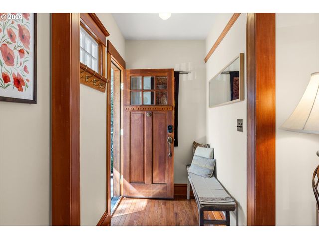 2136 Se 38TH Ave, Portland, OR 97214